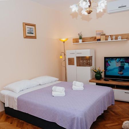 Apartman Neli 비르 외부 사진
