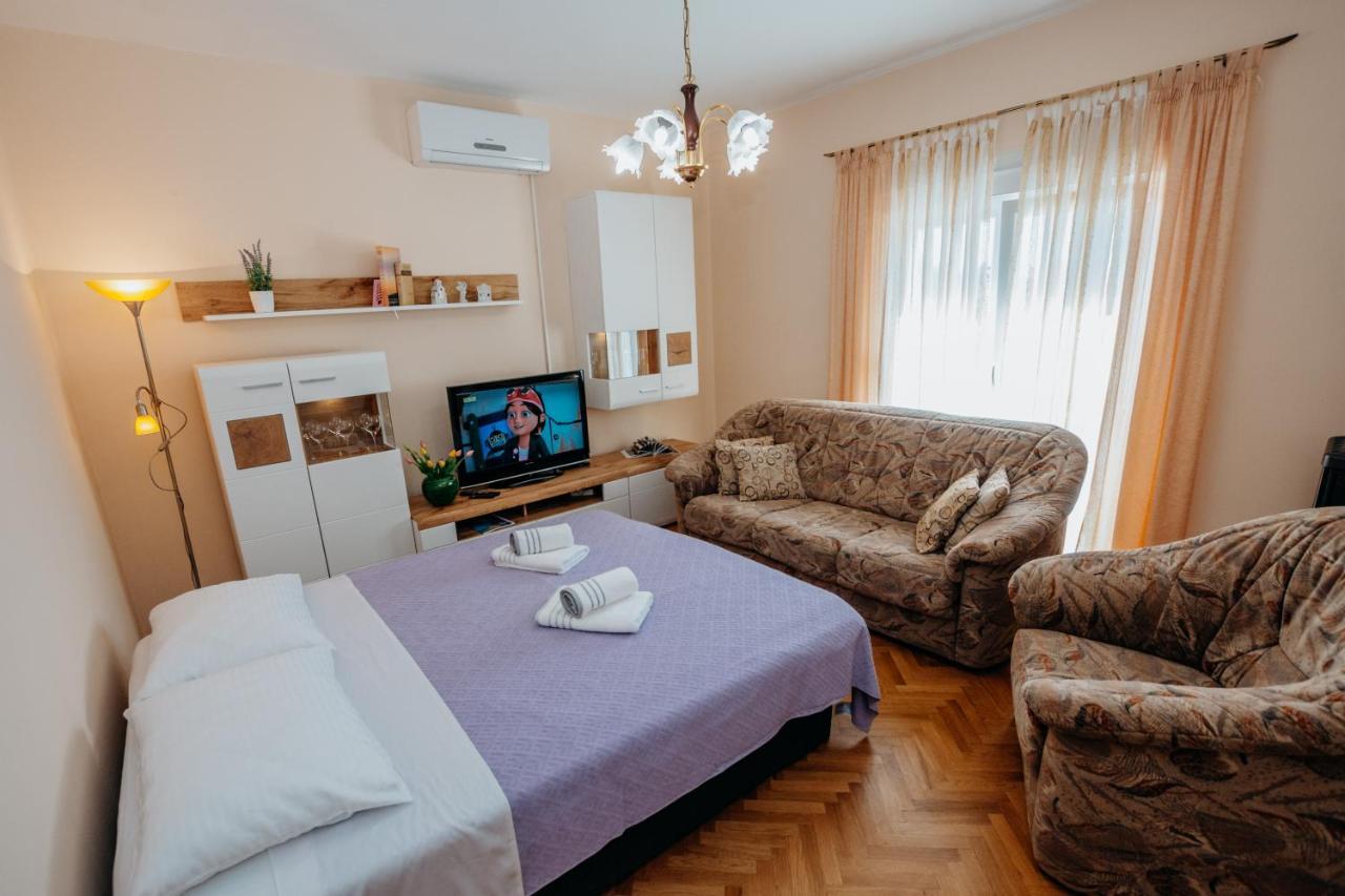 Apartman Neli 비르 외부 사진