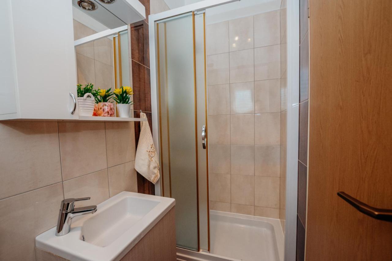 Apartman Neli 비르 외부 사진